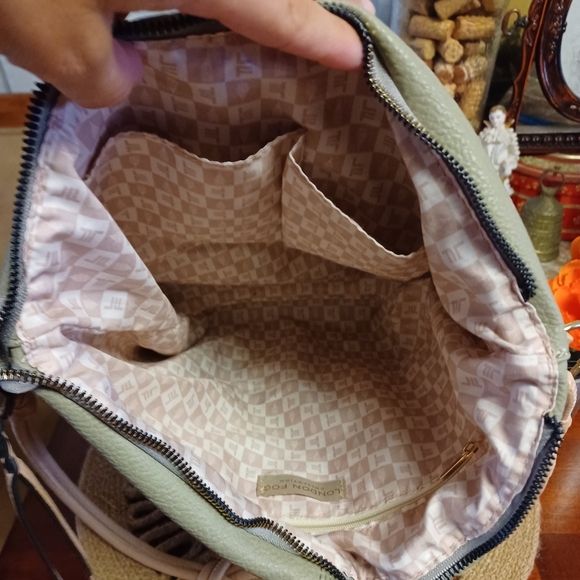 London Fog Collection Sage Green/Cream/Tan Oversized Knotted Strap Bag 12" - Picture 11 of 16